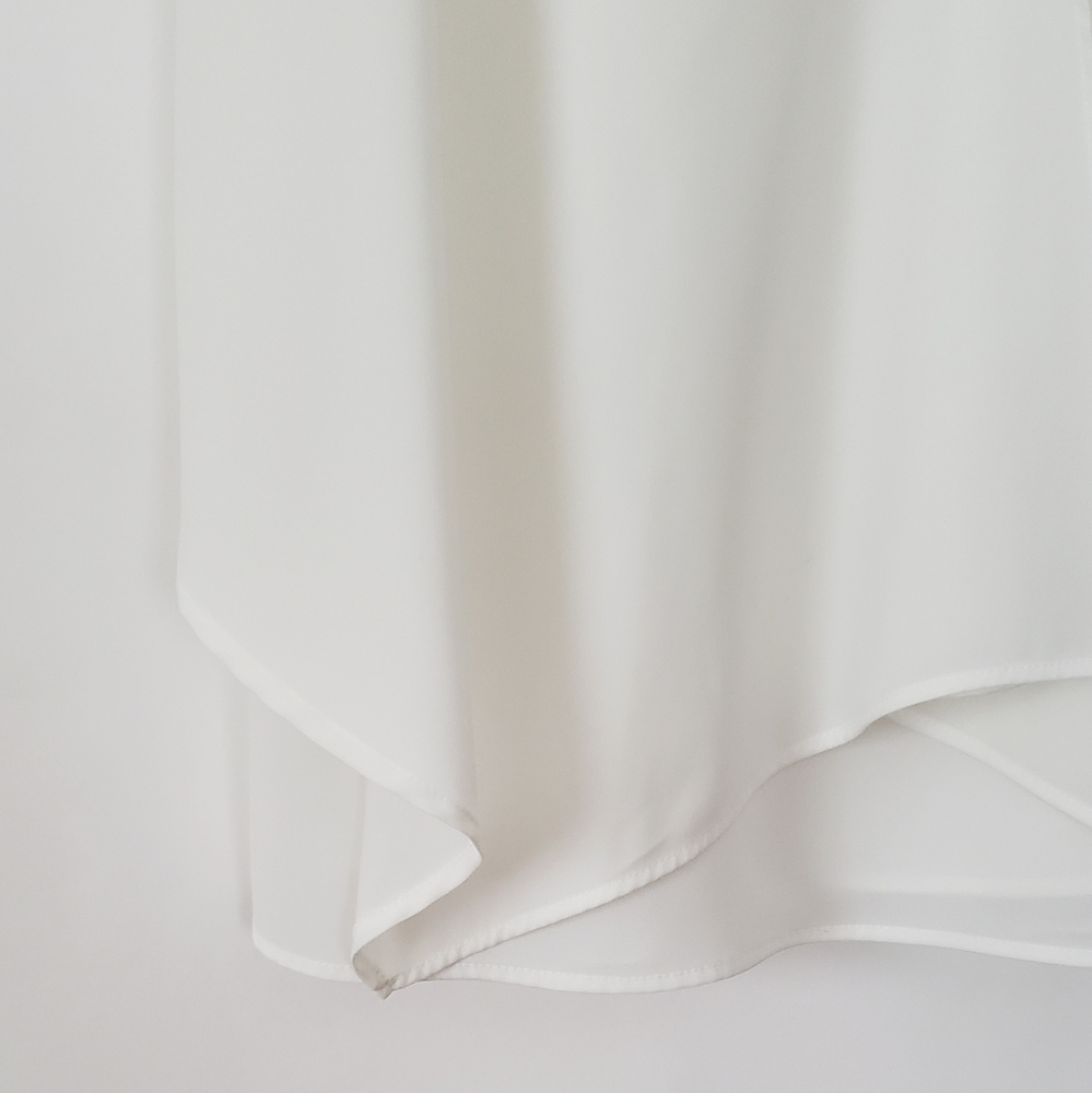 ๐ฟChic Calvin Klein Flowy Top๐ฟ๐HP๐ - Picture 4 of 8